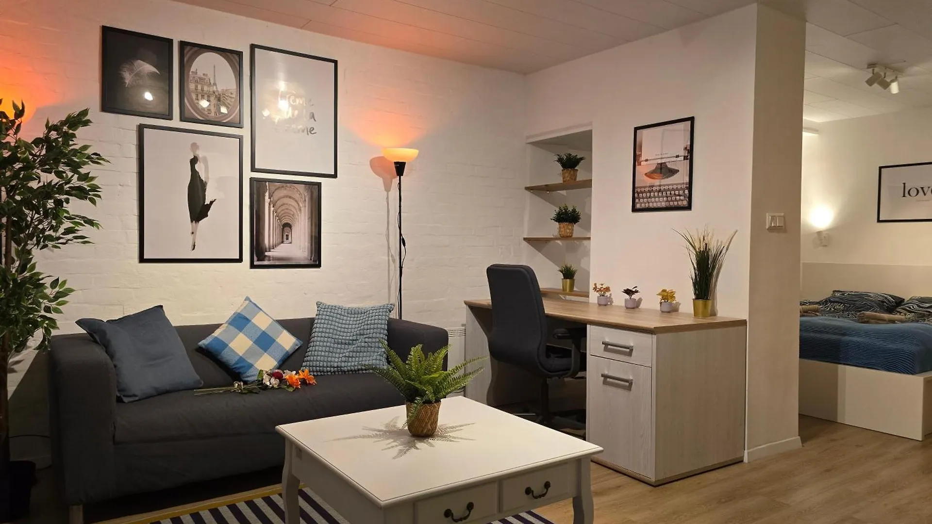Metropolitan Tranquility Near Deli Railway Station Apartment Budapest