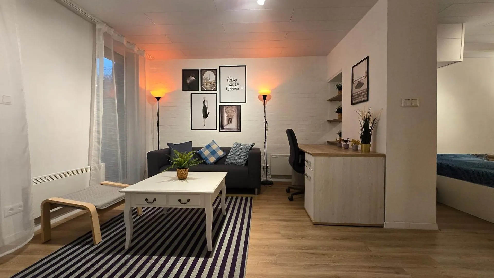 Metropolitan Tranquility Near Deli Railway Station Apartment Budapest