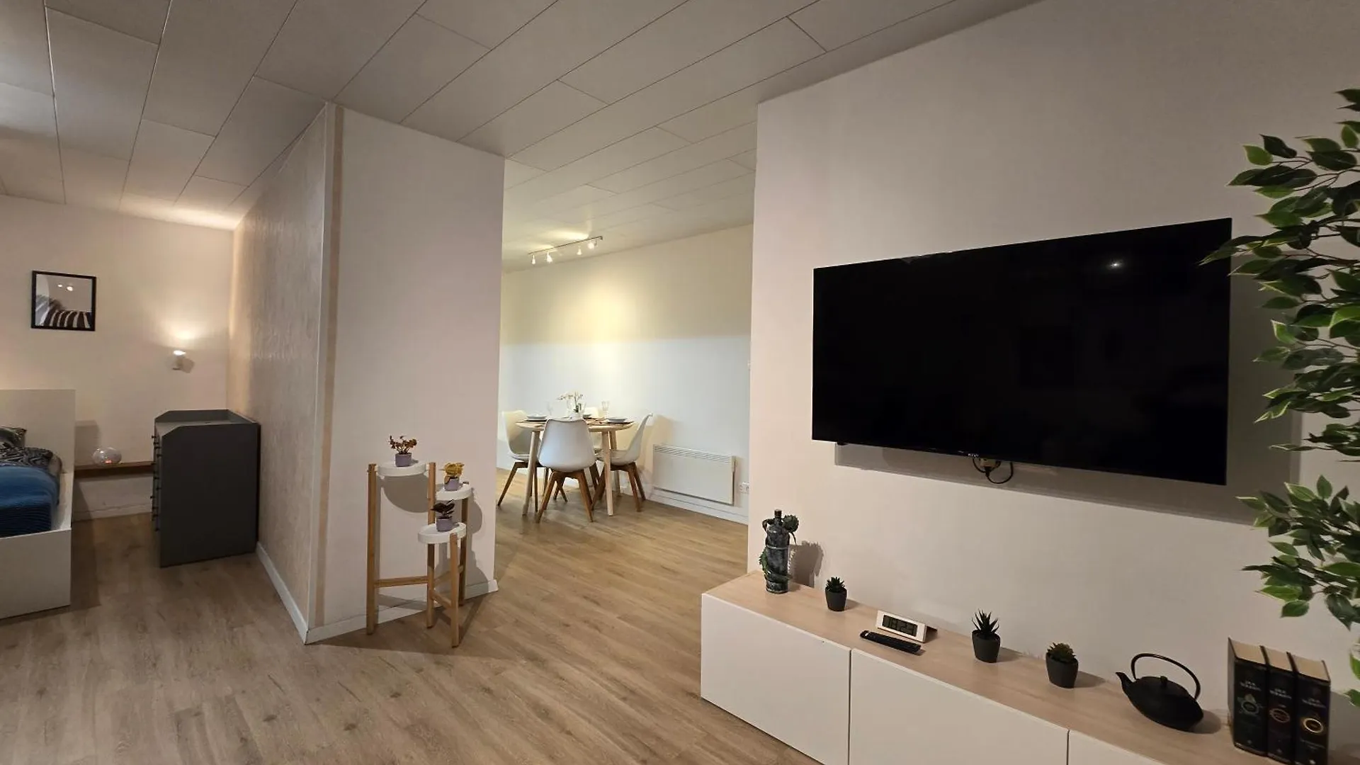Metropolitan Tranquility Near Deli Railway Station Apartment Budapest Hungary
